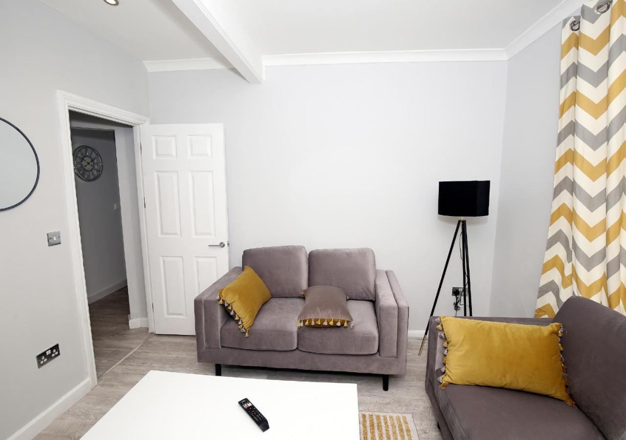 3-Bed House With Parking Near London O2 Apartment Exterior photo