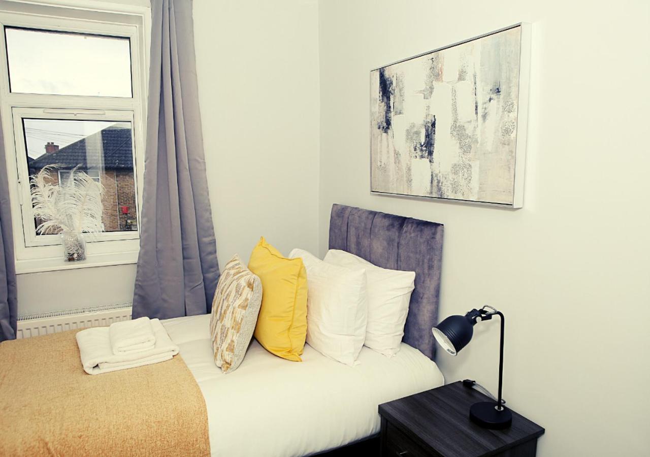 3-Bed House With Parking Near London O2 Apartment Exterior photo