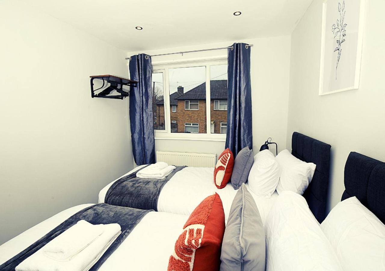 3-Bed House With Parking Near London O2 Apartment Exterior photo